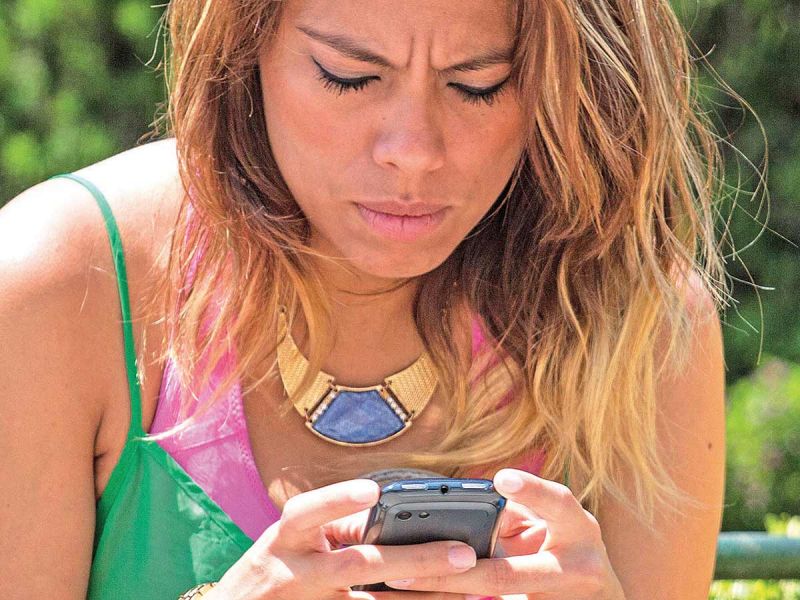 Manipulación del amor lleva a robo y estafa; El estafador de Tinder muestra modus operandi