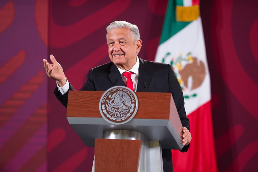 AMLO se adelanta a anuncio de Banxico
