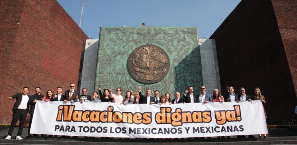 Gozarán de vacaciones dignas 22 millones de trabajadores mexicanos, festeja MC